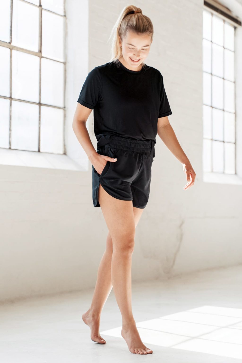 Athlecia Creme Shorts, Black - Bild 7