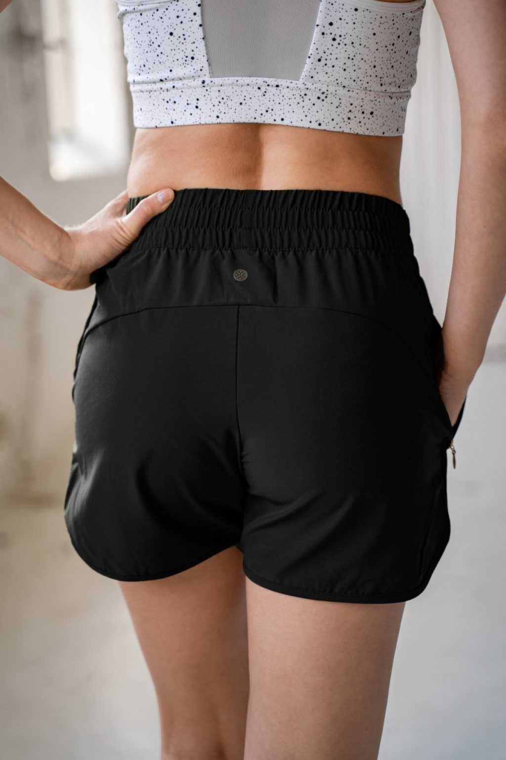 Athlecia Creme Shorts, Black - Bild 6