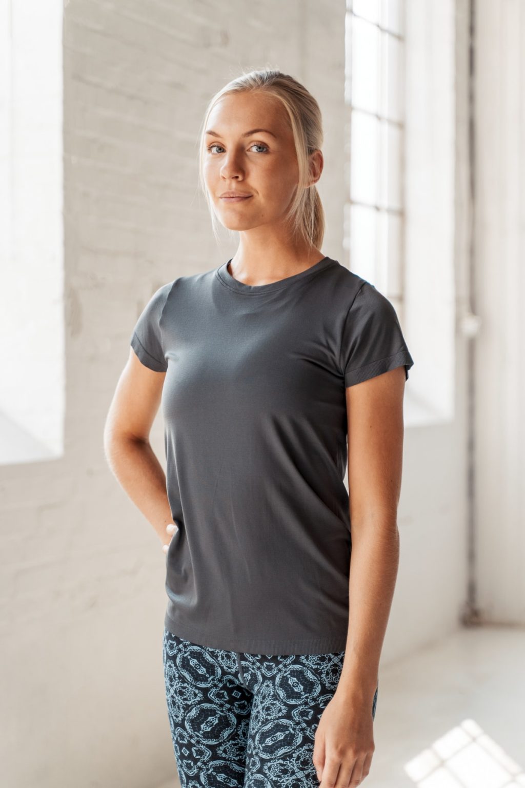 Athlecia Julee Seamless T-Shirt, Black Ink