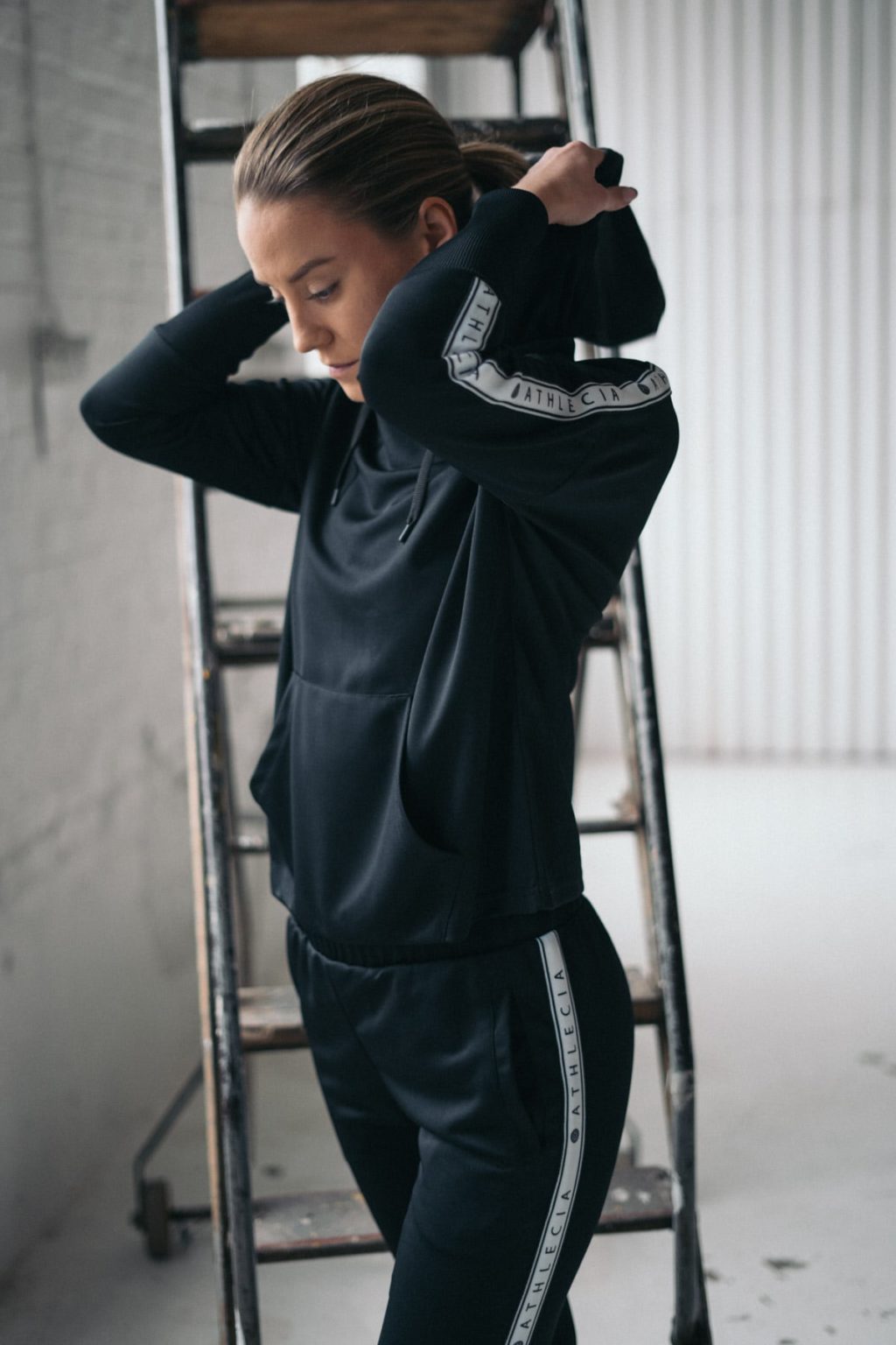 Athlecia Sella Sweatshirt, Black - Bild 6