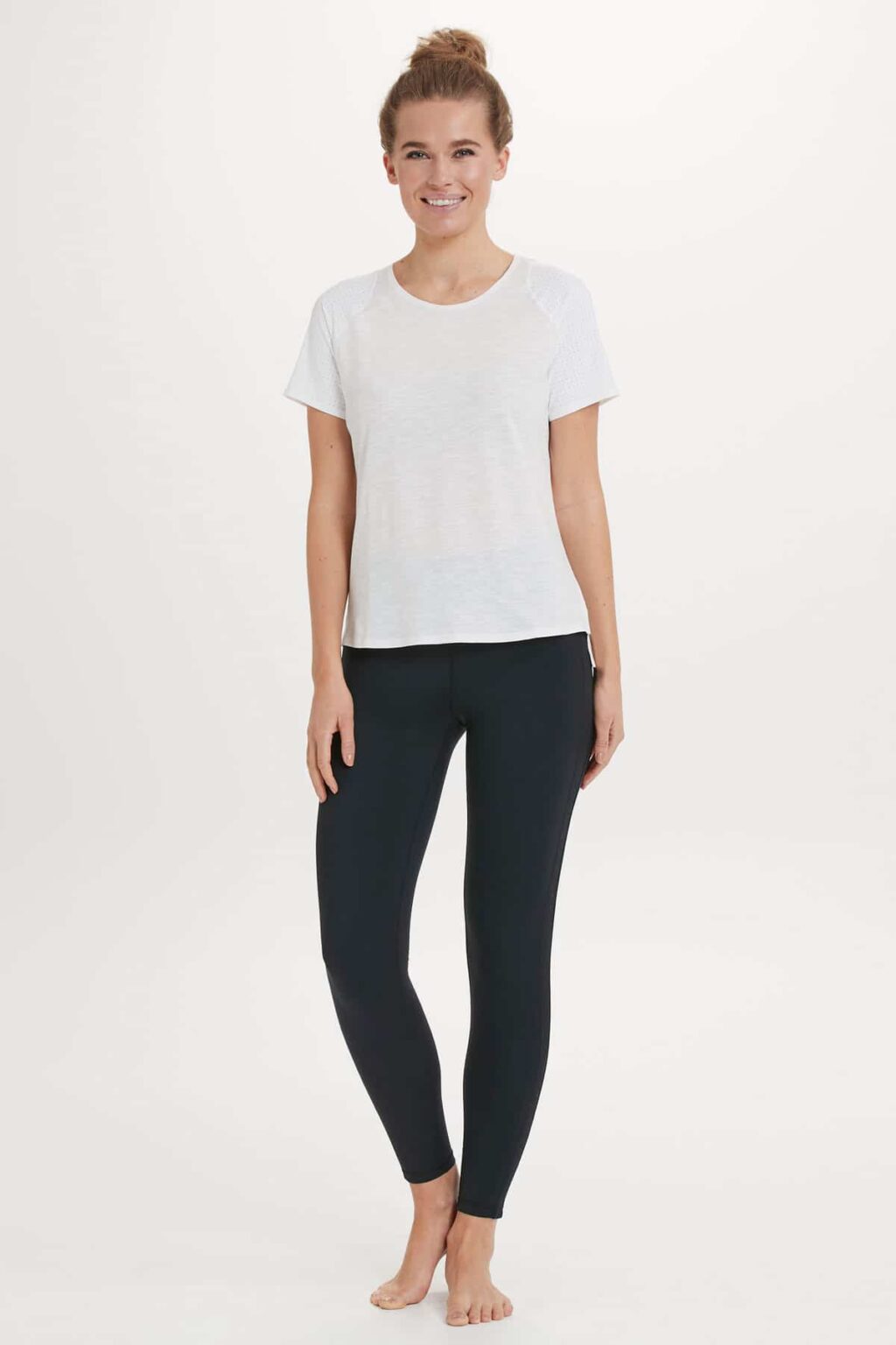 Athlecia Dakia T-Shirt w Lasercut Mesh, White - Bild 3