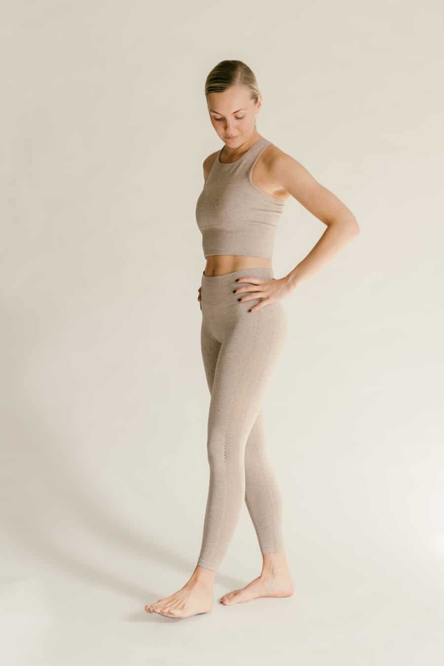 Athlecia Flowee Sports Bra, Warm Taupe - Bild 5