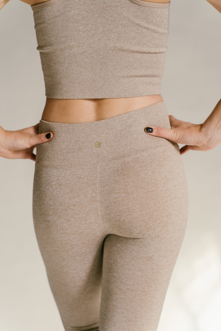 Athlecia Flowee Seamless Tights, Warm Taupe - Bild 9