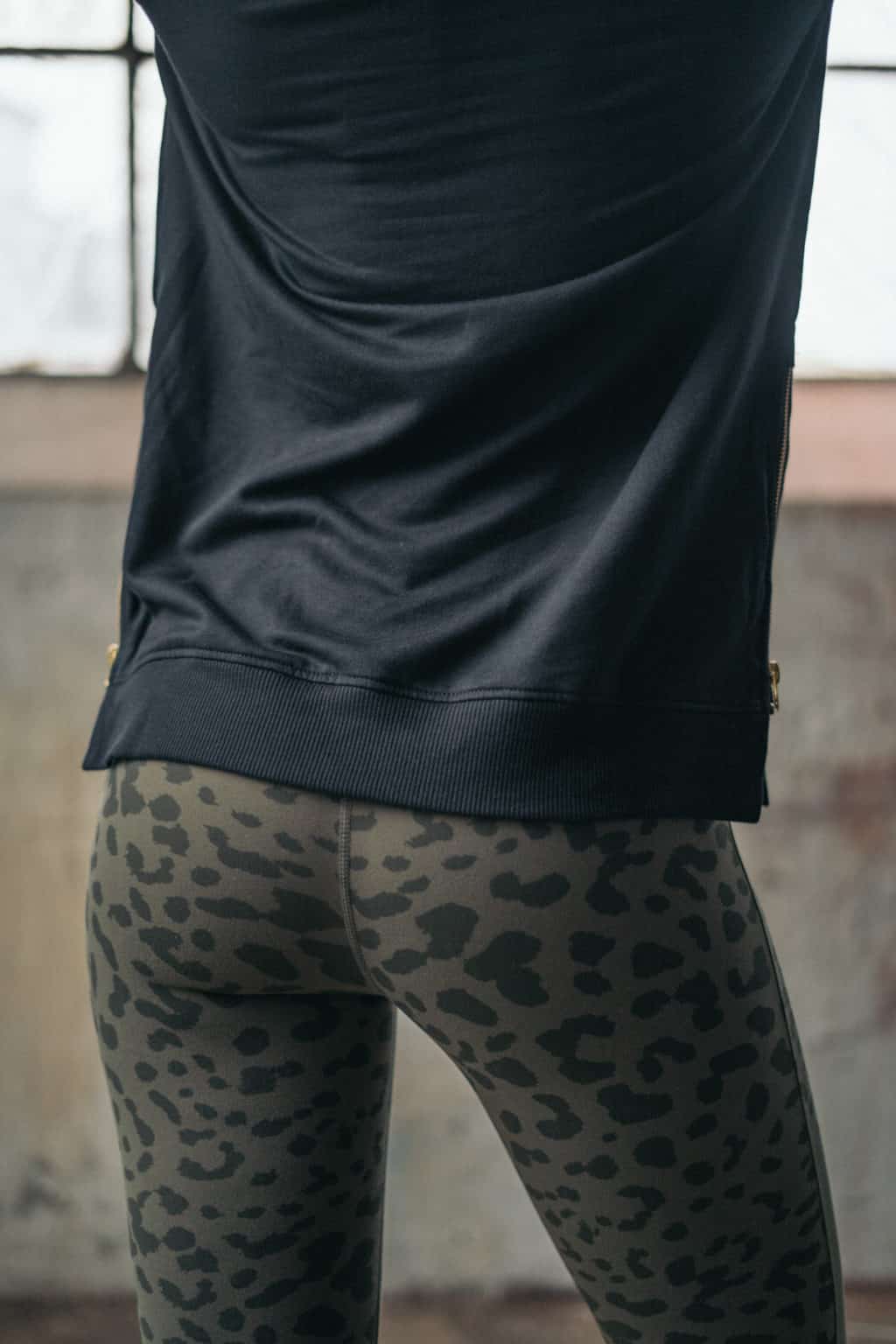 Athlecia Rizzy Sweatshirt, Black - Image 5
