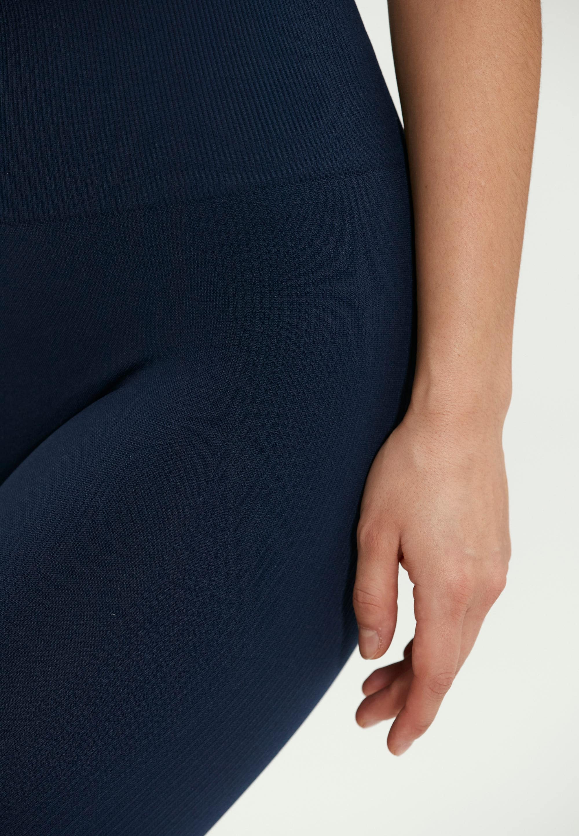 Athlecia Balance Seamless Tights, Dark Sapphire - Image 5