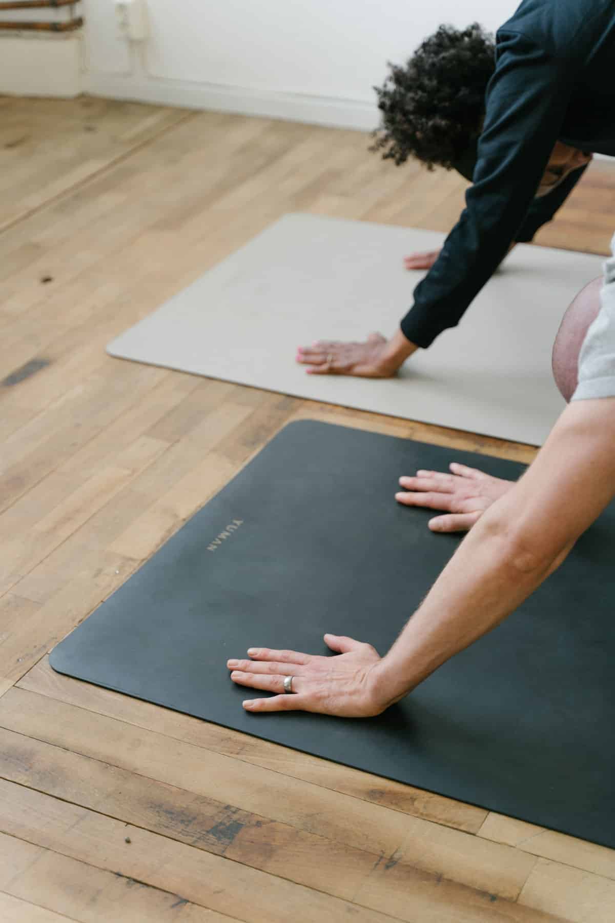 Yuman Yoga Mat Origin 4mm Gold, Coal (Defect) - Image 2