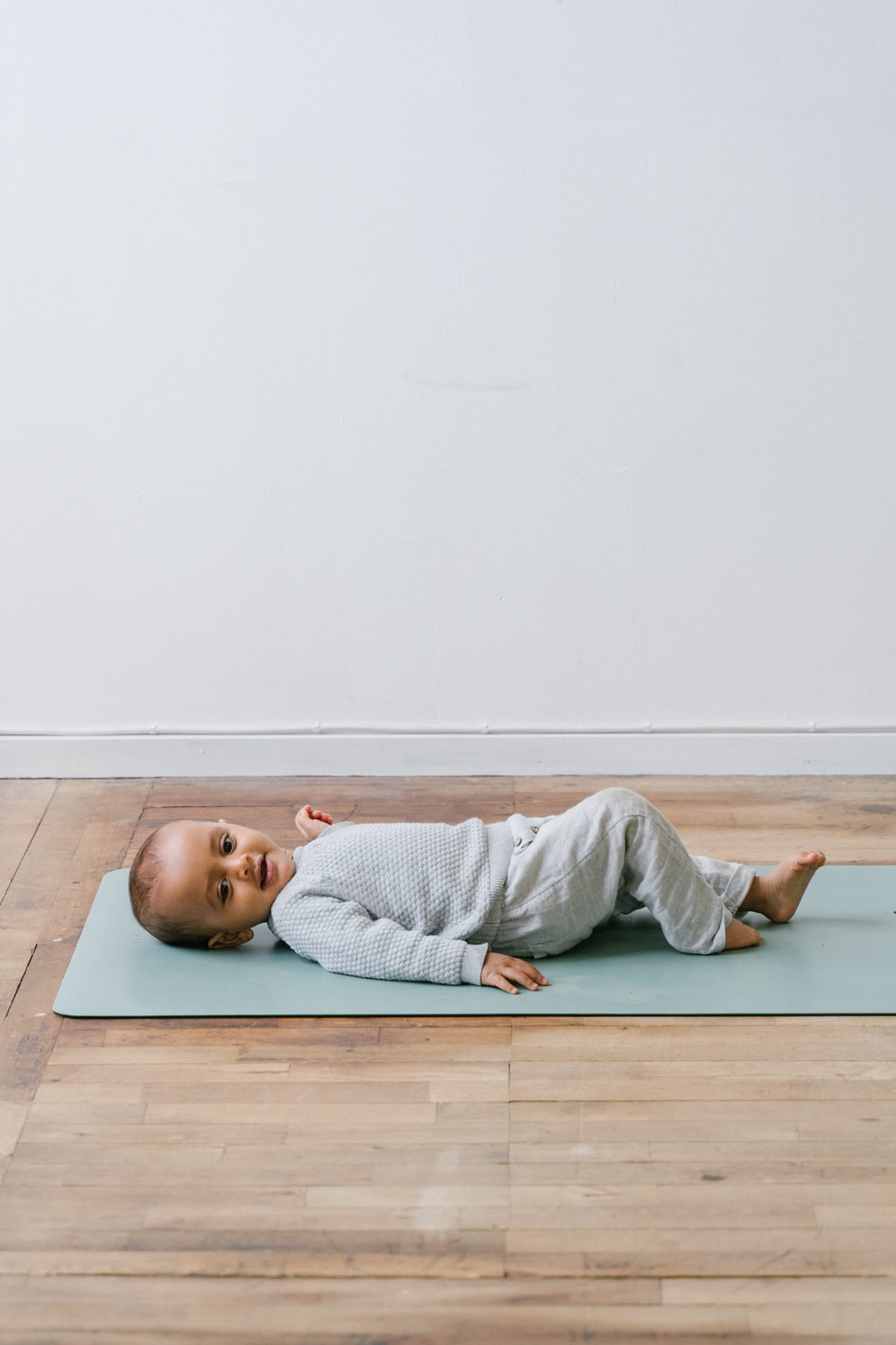 Yuman Yoga Mat Origin Mini 4mm Gold, Sage (Demo) - Image 4