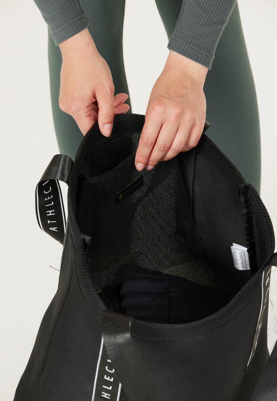 Athlecia Yarrin Multifunctional Carryall Bag, Black - Image 4