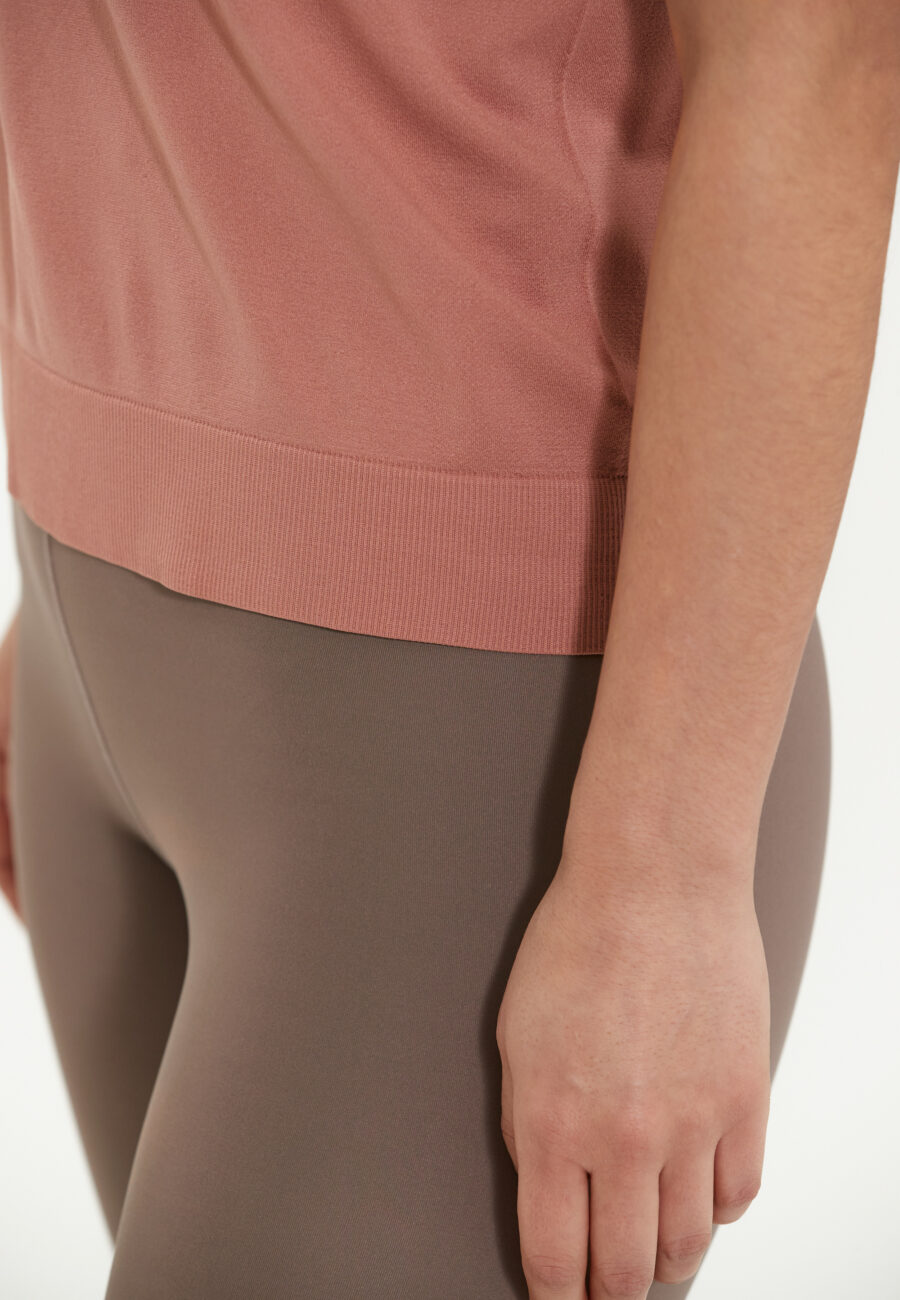 Athlecia Laimeia Oversize Seamless Top, Burlwood - Image 7