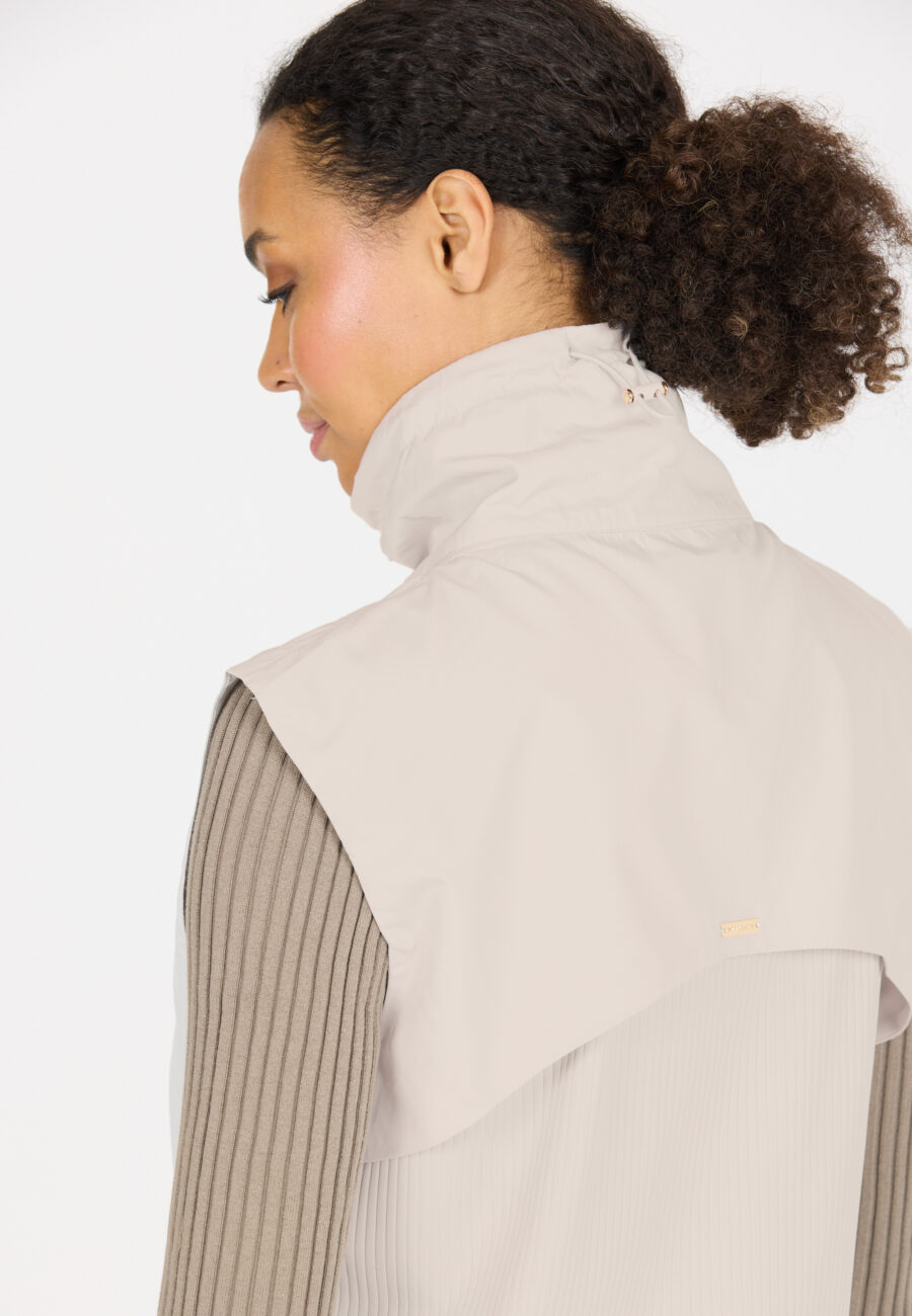 Athlecia Aiana Lightweight Performance Vest, Lunar Rock - Image 3