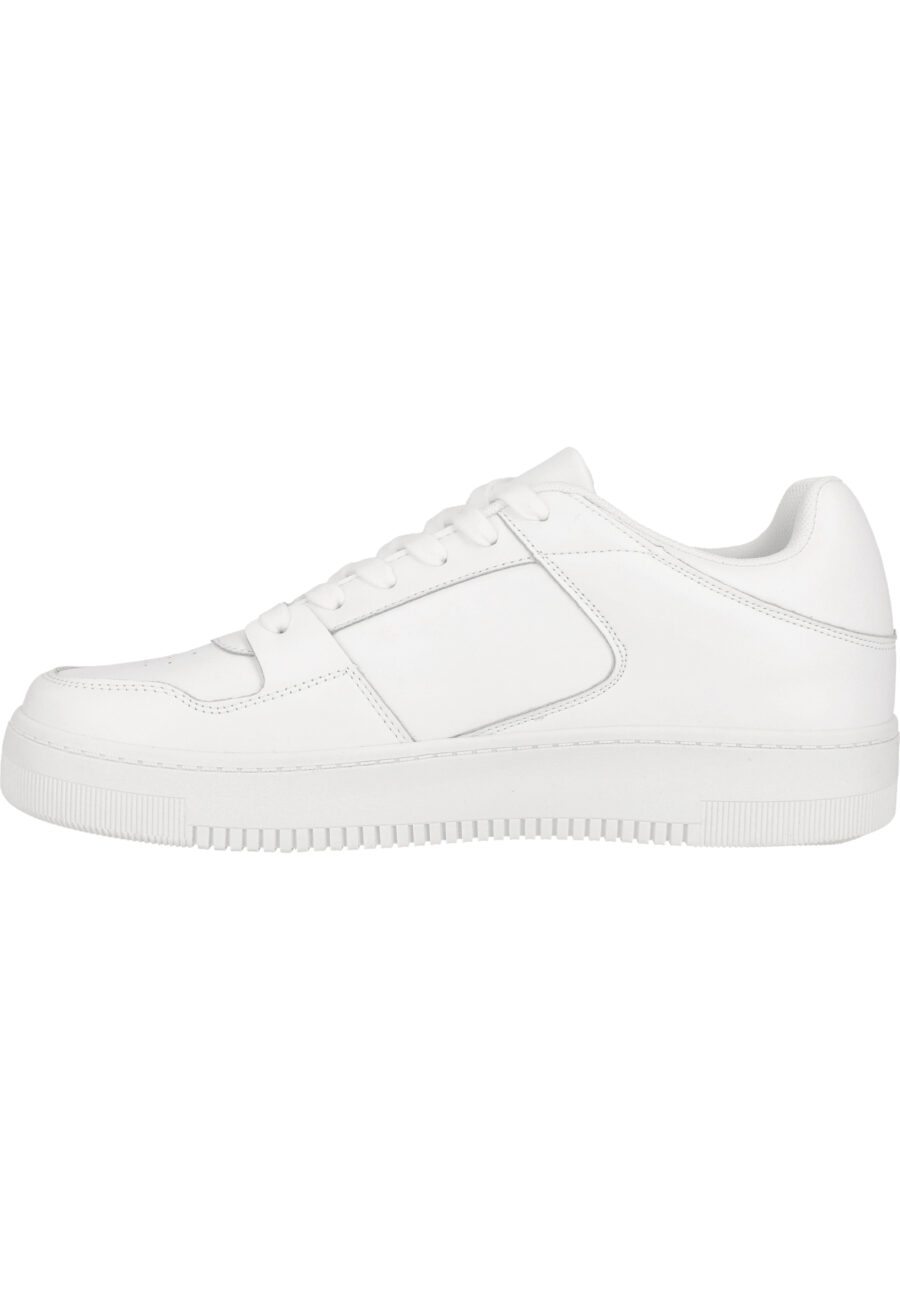 Virtus Ewart Premium Leather Sneakers, White Solid - Image 13