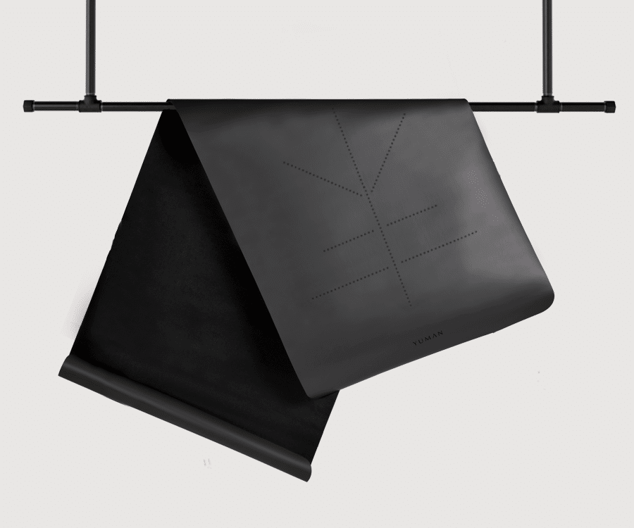 Yuman Yoga Mat Origin 4mm Guides Engraved, Coal - Image 3