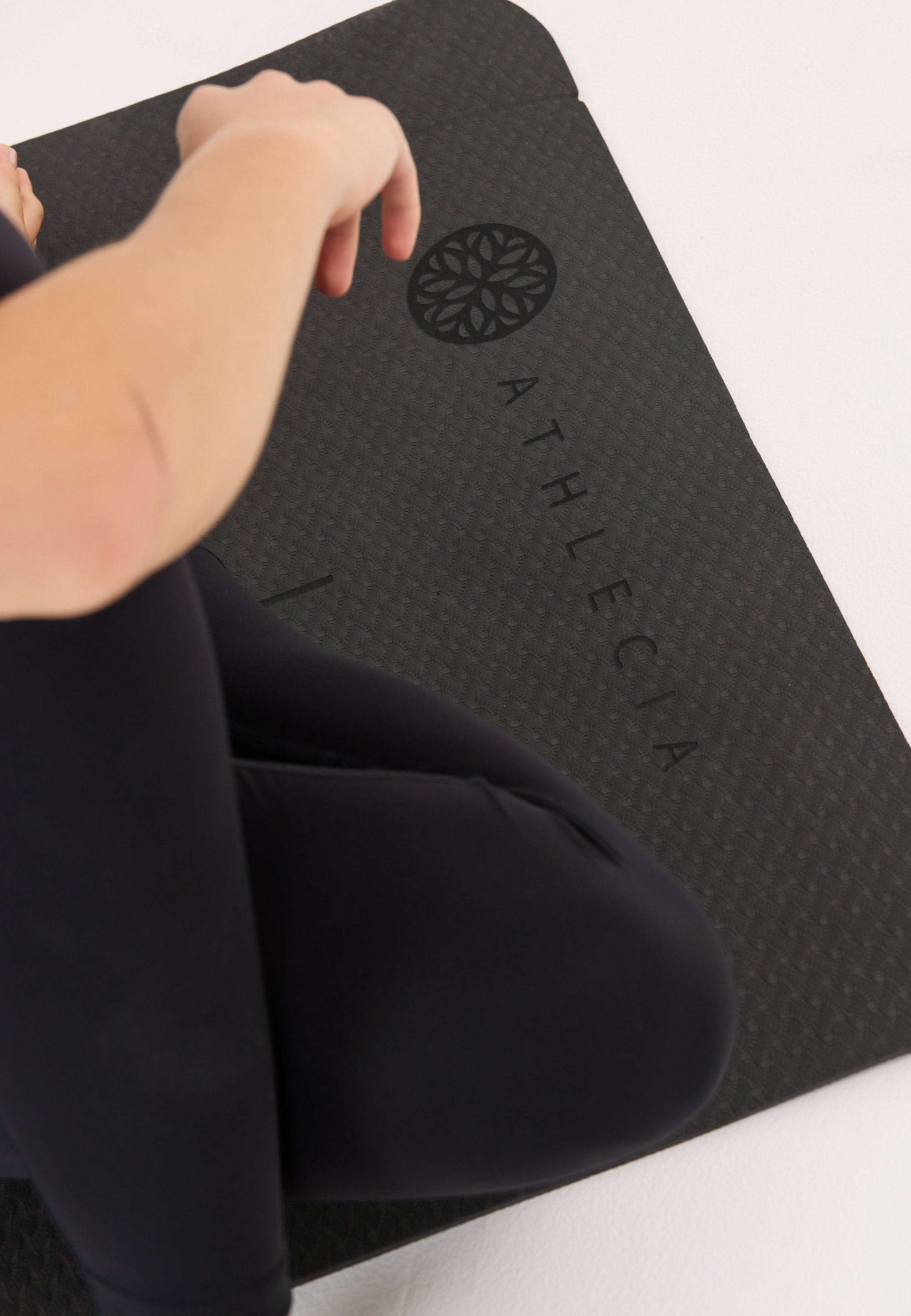 Athlecia Estell Eco-Friendly Yoga Mat, Black - Image 3