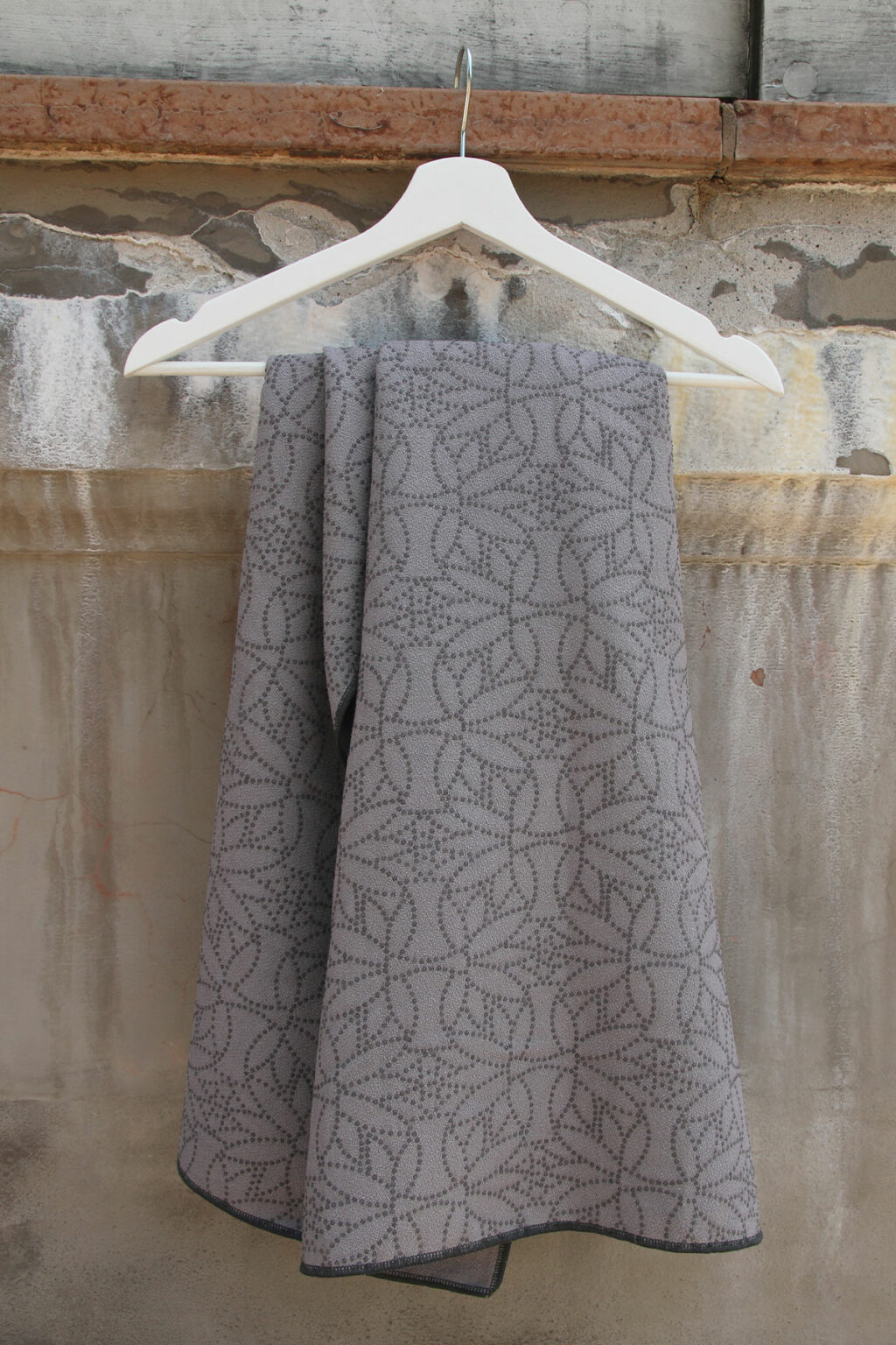Athlecia Kowl Yoga Towel, Grey