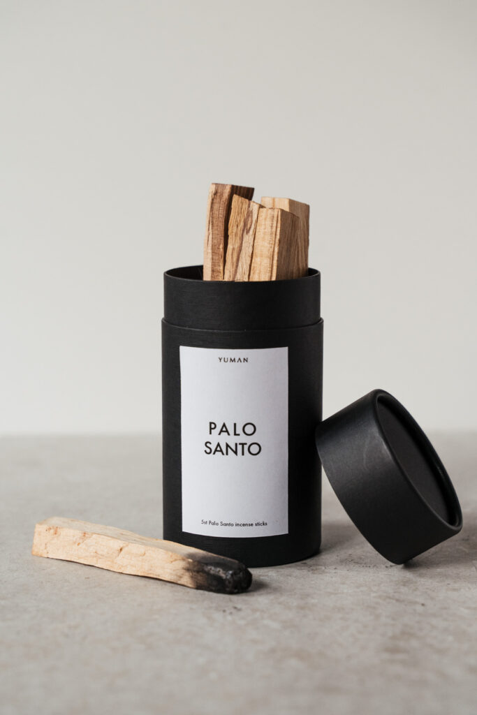 Premium Collection Clay Palo Santo Holder (Two-Tone, Black & Clay Holder)  and 5 Genuine Palo Santo Sticks Purification Kit Meditation Focus Healing 